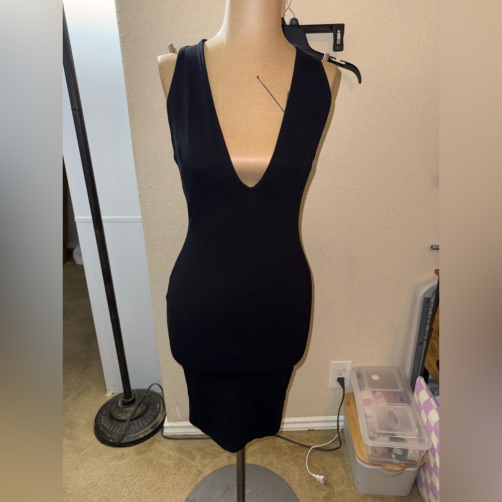 Women’s Forever 21 Classic Black Deep V Neck Bodycon Dress